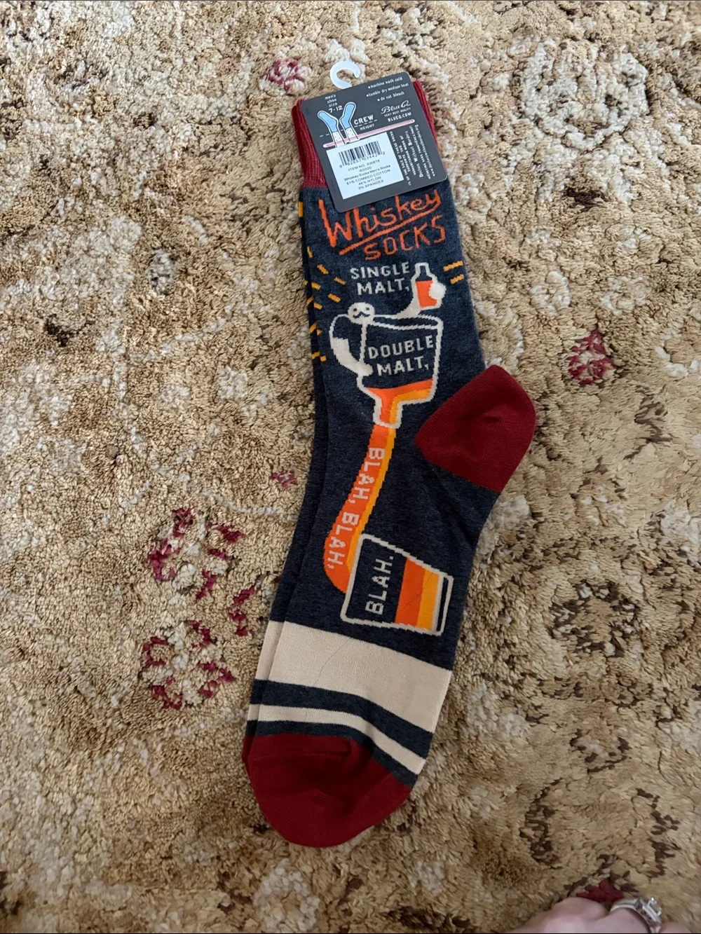 Blue Q Men’s double malt whiskey Crew Socks in Charcoal gray NWT gifts collectib